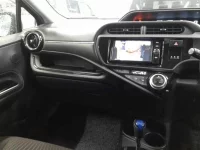 Toyota AQUA лот № 30051 оценка R  с аукциона в Японии 8