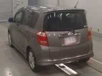 Toyota RACTIS лот № 10523 оценка 3.5  с аукциона в Японии 5