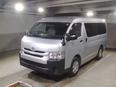 Toyota HIACE  с аукциона в Японии
