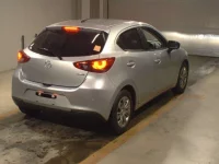 Mazda MAZDA2 лот № 6040 оценка R  с аукциона в Японии 1