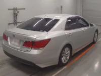 Toyota CROWN лот № 30054 оценка 4  с аукциона в Японии 1