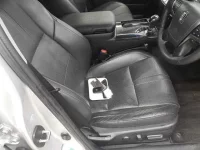 Toyota CROWN лот № 30054 оценка 4  с аукциона в Японии 7