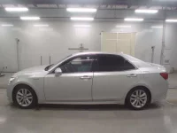 Toyota CROWN лот № 30054 оценка 4  с аукциона в Японии 3