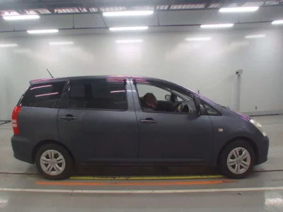 Toyota WISH  с аукциона в Японии