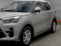 Toyota RAIZE лот № 6043 оценка 4  с аукциона в Японии 3