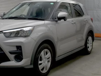 Toyota RAIZE  с аукциона в Японии