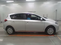 Toyota AURIS лот № 30058 оценка R  с аукциона в Японии 2