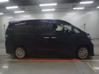 Toyota VELLFIRE лот № 30057 оценка 3.5  с аукциона в Японии 2