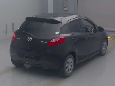 Mazda DEMIO  с аукциона в Японии