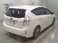 Toyota PRIUS ALPHA лот № 30059 оценка 4  с аукциона в Японии 1