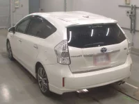 Toyota PRIUS ALPHA лот № 30059 оценка 4  с аукциона в Японии 5
