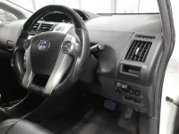 Toyota PRIUS ALPHA лот № 30059 оценка 4  с аукциона в Японии 6
