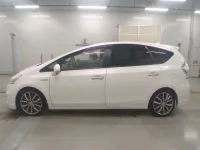 Toyota PRIUS ALPHA лот № 30059 оценка 4  с аукциона в Японии 3