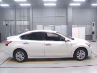 Nissan TEANA лот № 30001 оценка 4  с аукциона в Японии 2