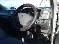Toyota HIACE VAN лот № 30002 оценка 3  с аукциона в Японии 6