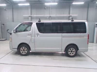 Toyota HIACE VAN лот № 30002 оценка 3  с аукциона в Японии 3