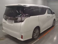 Toyota VELLFIRE лот № 30061 оценка 4  с аукциона в Японии 1