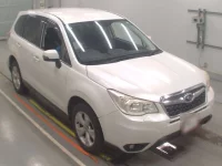 Subaru FORESTER лот № 30064 оценка 4  с аукциона в Японии 4