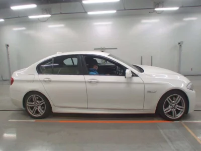BMW 5-Series  с аукциона в Японии