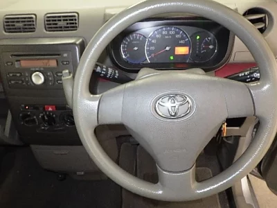 Toyota PIXIS SPACE  с аукциона в Японии