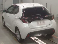 Toyota YARIS лот № 30065 оценка 3.5  с аукциона в Японии 5