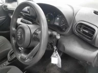 Toyota YARIS лот № 30065 оценка 3.5  с аукциона в Японии 6