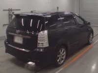 Toyota WISH лот № 10548 оценка 3.5  с аукциона в Японии 1