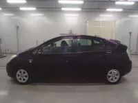 Toyota PRIUS лот № 10547 оценка 4  с аукциона в Японии 3