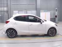 Mazda DEMIO лот № 30006 оценка 4.5  с аукциона в Японии 2