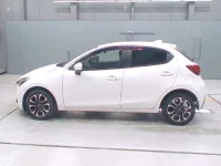 Mazda DEMIO лот № 30006 оценка 4.5  с аукциона в Японии 3