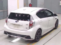 Toyota AQUA лот № 30008 оценка RA  с аукциона в Японии 1