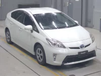 Toyota PRIUS лот № 30010 оценка 3.5  с аукциона в Японии 4
