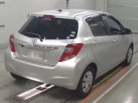 Toyota VITZ лот № 30069 оценка 3  с аукциона в Японии 1