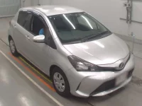 Toyota VITZ лот № 30069 оценка 3  с аукциона в Японии 4
