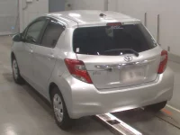 Toyota VITZ лот № 30069 оценка 3  с аукциона в Японии 5