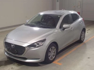 Mazda MAZDA2  с аукциона в Японии