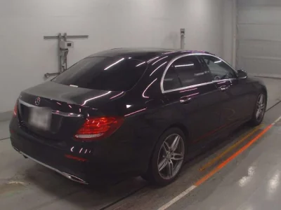 Mercedes-Benz E CLASS  с аукциона в Японии
