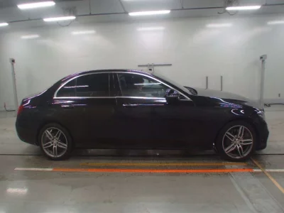 Mercedes-Benz E CLASS  с аукциона в Японии