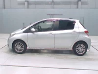 Toyota VITZ лот № 30012 оценка 3  с аукциона в Японии 3