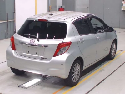 Toyota VITZ  с аукциона в Японии
