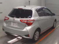 Toyota VITZ лот № 30074 оценка 4  с аукциона в Японии 1