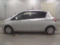 Toyota VITZ лот № 30074 оценка 4  с аукциона в Японии 3
