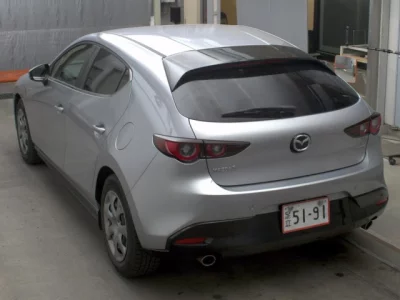 Mazda MAZDA3  с аукциона в Японии