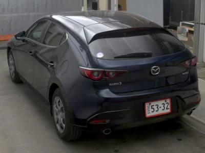 Mazda MAZDA3  с аукциона в Японии
