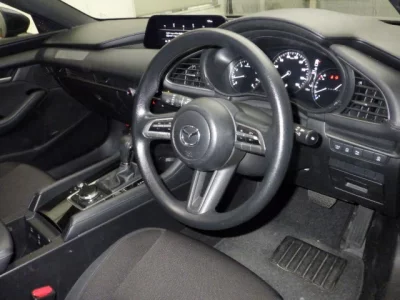 Mazda MAZDA3  с аукциона в Японии