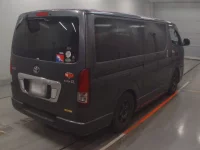 Toyota HIACE VAN лот № 30076 оценка 3  с аукциона в Японии 1