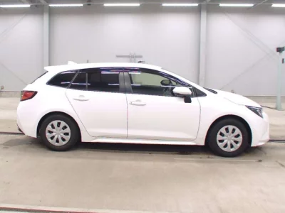 Toyota COROLLA TOURING  с аукциона в Японии