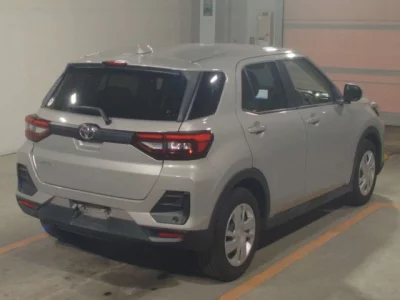 Toyota RAIZE  с аукциона в Японии