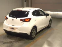 Mazda MAZDA2 лот № 6067 оценка RA  с аукциона в Японии 1