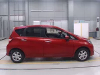 Nissan NOTE лот № 30018 оценка 4  с аукциона в Японии 2
